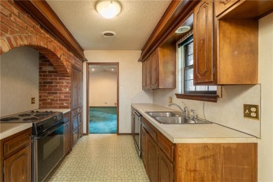 Start your next chapter in this spacious 3-bed, 2-bath home