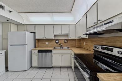 UNBEATABLE VALUE! THE UNIT OFFERS GREAT RELAXING VIEWS OF THE - photo 14
