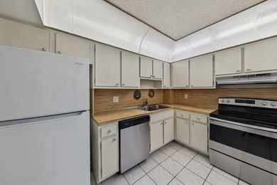 UNBEATABLE VALUE! THE UNIT OFFERS GREAT RELAXING VIEWS OF THE - photo 16