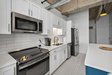 Experience downtown living in Birmingham's Franklin Building - photo 24