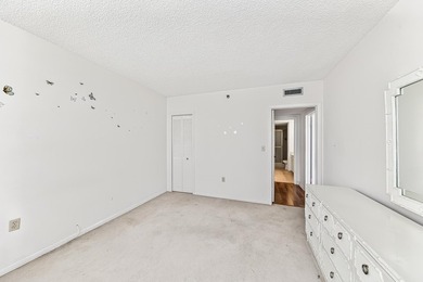 UNBEATABLE VALUE! THE UNIT OFFERS GREAT RELAXING VIEWS OF THE - photo 30