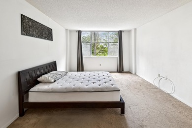 UNBEATABLE VALUE! THE UNIT OFFERS GREAT RELAXING VIEWS OF THE - photo 32
