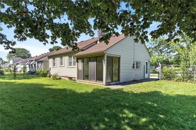 Welcome to 478 LaGrange Ave in the Beautiful Maplewood district - photo 4