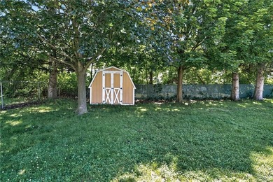 Welcome to 478 LaGrange Ave in the Beautiful Maplewood district - photo 5
