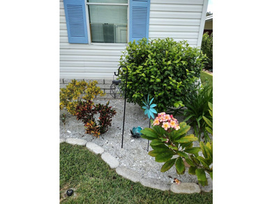 This Immaculate 1260 sq ft home features two bedrooms and two - photo 3