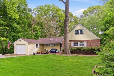 Unlock the Potential of this Oasis of Privacy in Huntington's - photo 1