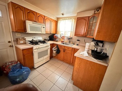Two Family Detached House with Detached Garage. 1 1/2 Over 1 - photo 5