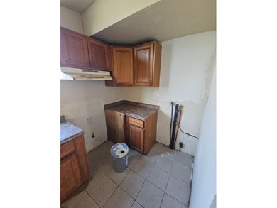 Prime Location with Exceptional Potential! This 3-bedroom - photo 10