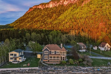 Nichee en bordure du fleuve Saint-Laurent, cette prestigieuse - photo 3