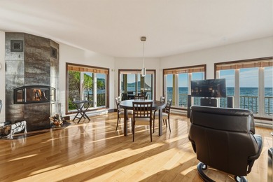 Nichee en bordure du fleuve Saint-Laurent, cette prestigieuse - photo 9