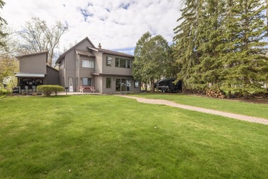 Enjoy all that Lake Winnebago has to offer! This impressive 3BR - photo 11