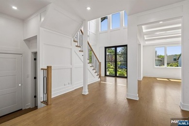 NEW CONSTRUCTION MODERN STYLE. OVER 6799 SQ.FT.OPEN FLOOR PLAN - photo 12