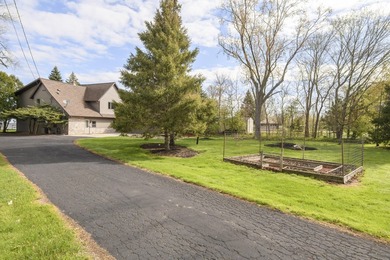 Enjoy all that Lake Winnebago has to offer! This impressive 3BR - photo 13