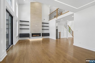 NEW CONSTRUCTION MODERN STYLE. OVER 6799 SQ.FT.OPEN FLOOR PLAN - photo 13