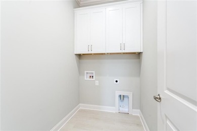 MOVE-IN READY! Experience the epitome of luxurious, age-targeted - photo 16