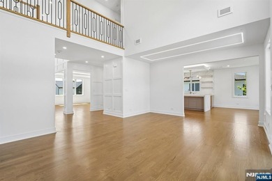 NEW CONSTRUCTION MODERN STYLE. OVER 6799 SQ.FT.OPEN FLOOR PLAN - photo 16