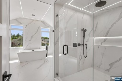 NEW CONSTRUCTION MODERN STYLE. OVER 6799 SQ.FT.OPEN FLOOR PLAN - photo 21