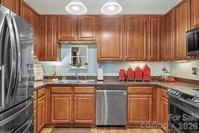 Beautiful move-in ready ranch style home in highly desirable - photo 4
