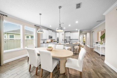 5 Bedrooms with 4 Full Bathrooms and an extended 3-car garage - photo 24