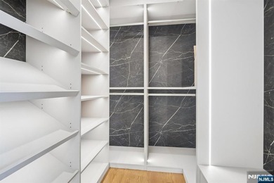 NEW CONSTRUCTION MODERN STYLE. OVER 6799 SQ.FT.OPEN FLOOR PLAN - photo 29