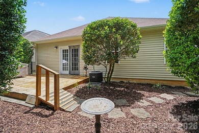 Beautiful move-in ready ranch style home in highly desirable - photo 10