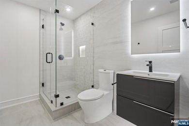 NEW CONSTRUCTION MODERN STYLE. OVER 6799 SQ.FT.OPEN FLOOR PLAN - photo 30