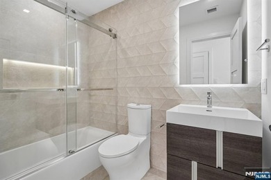 NEW CONSTRUCTION MODERN STYLE. OVER 6799 SQ.FT.OPEN FLOOR PLAN - photo 32