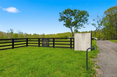 Set across an extraordinary expanse of pristine Hudson Valley - photo 3