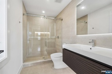 NEW CONSTRUCTION MODERN STYLE. OVER 6799 SQ.FT.OPEN FLOOR PLAN - photo 33