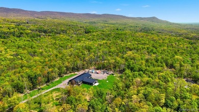Set across an extraordinary expanse of pristine Hudson Valley - photo 5