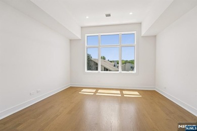NEW CONSTRUCTION MODERN STYLE. OVER 6799 SQ.FT.OPEN FLOOR PLAN - photo 37