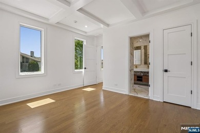 NEW CONSTRUCTION MODERN STYLE. OVER 6799 SQ.FT.OPEN FLOOR PLAN - photo 38