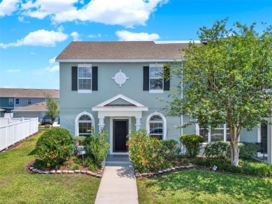 Lake Townhome/Townhouse For Sale in Groveland, Florida