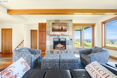 Experience the Ultimate Coastal Retreat at FACE ROCK Vacation - photo 15