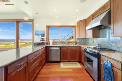 Experience the Ultimate Coastal Retreat at FACE ROCK Vacation - photo 23