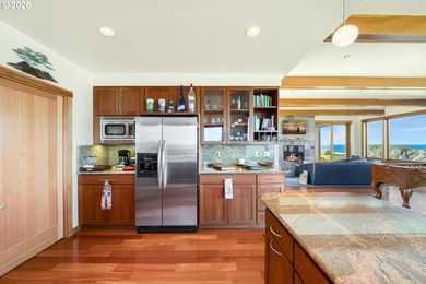 Experience the Ultimate Coastal Retreat at FACE ROCK Vacation - photo 25