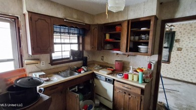 HUGE potential on this fixer-upper on 14+- acres with a shop! 3 - photo 26