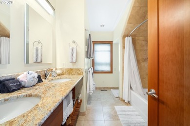 Experience the Ultimate Coastal Retreat at FACE ROCK Vacation - photo 30