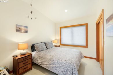 Experience the Ultimate Coastal Retreat at FACE ROCK Vacation - photo 32