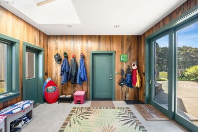 Experience the Ultimate Coastal Retreat at FACE ROCK Vacation - photo 37