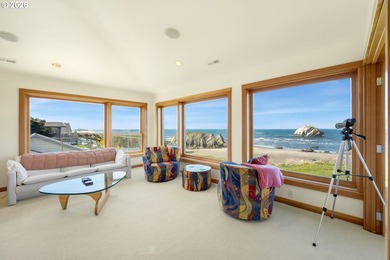 Experience the Ultimate Coastal Retreat at FACE ROCK Vacation - photo 40