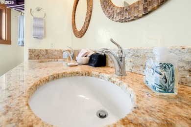 Experience the Ultimate Coastal Retreat at FACE ROCK Vacation - photo 46