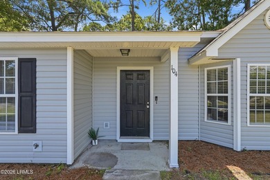 Welcome home to this beautifully maintained 3-bedroom, 2-bath - photo 4