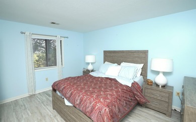 Charming 2-Bed, 2-Bath Condo in Cypress Bay Community - Little - photo 11