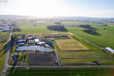 Own a community landmark farm with views in every direction and - photo 16