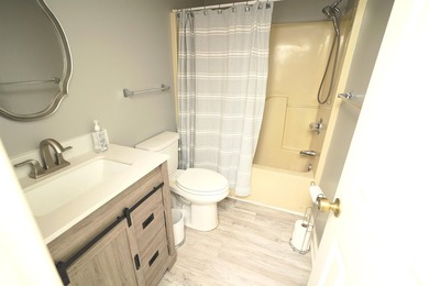 Charming 2-Bed, 2-Bath Condo in Cypress Bay Community - Little - photo 17