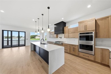 Experience luxury lakefront living in the prestigious Crystal - photo 6