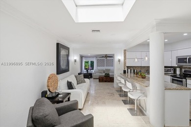 Beautifully updated 3 bedroom, 3 bathroom home centrally located - photo 6