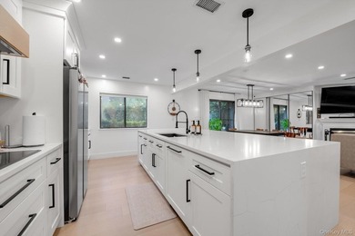 Move right into this beautifully updated corner townhouse condo - photo 11