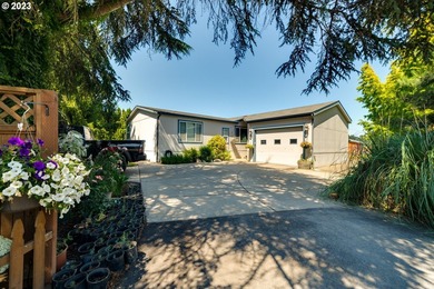 (private lake, pond, coastal) Home For Sale in Mcminnville Oregon